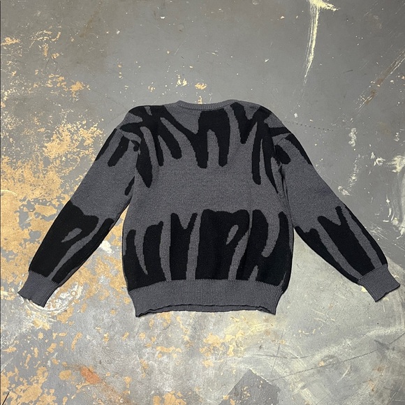 Sweater - Picture 4 of 4